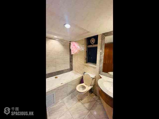 West Kowloon - The Waterfront Phase 1 Block 3 11