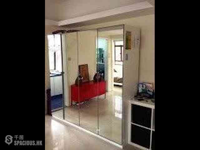 Wan Chai - Chiu Hin Mansion 03