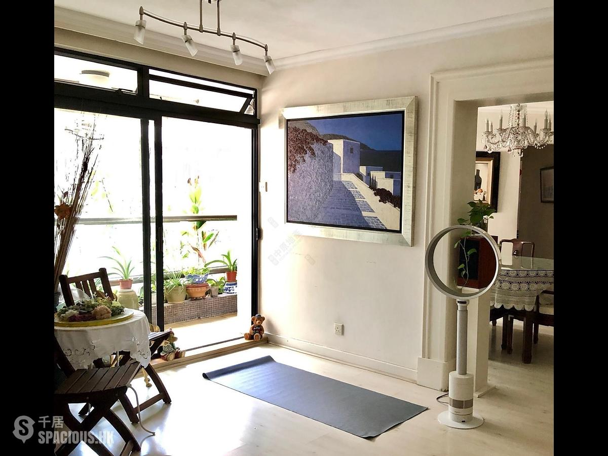 Soho - Albron Court 01