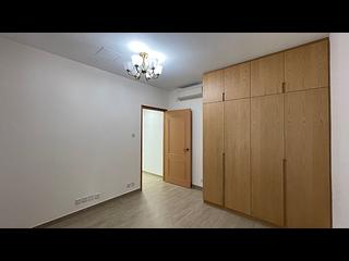 Mid Levels Central - Best View Court Block 66, Macdonnell Road 05