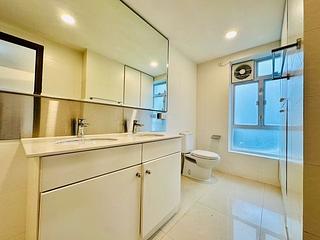 Mid Levels Central - Pine Court 17