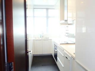 Wan Chai - J Residence 09
