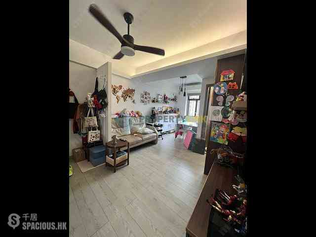Sai Ying Pun - Kam Fung Mansion 01