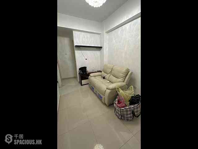 Sai Ying Pun - Wai Tak Building 03