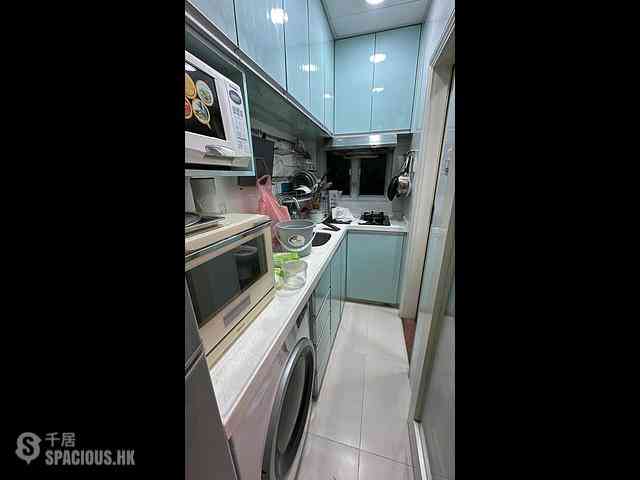 Sai Ying Pun - Wai Tak Building 09