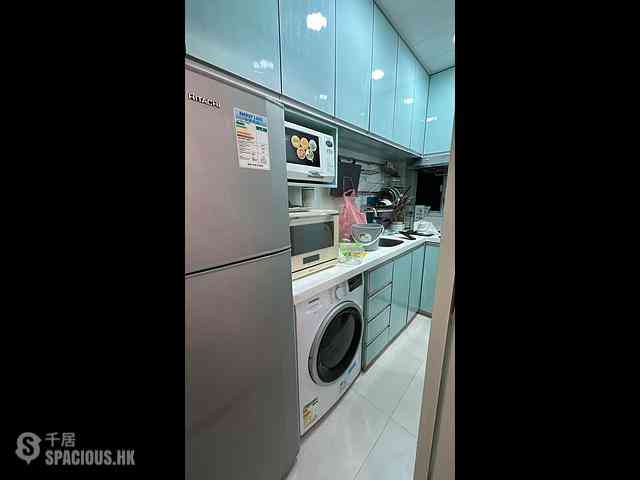 Sai Ying Pun - Wai Tak Building 10