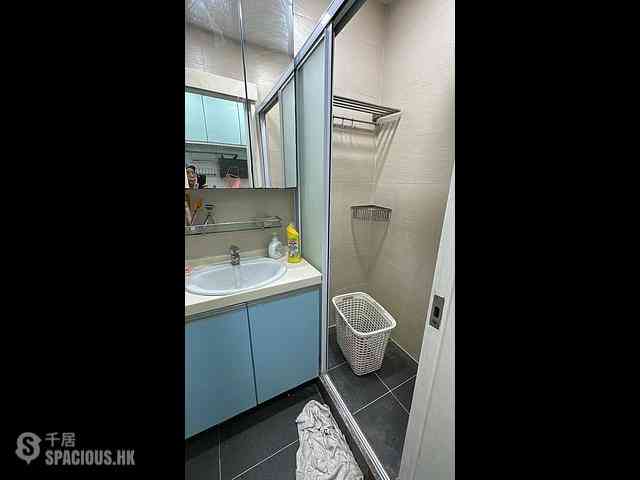 Sai Ying Pun - Wai Tak Building 12