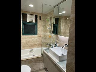 Mid Levels West - 80 Robinson Road 03