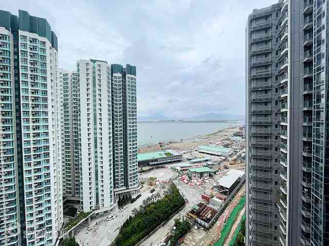 Tung Chung - Century Link Phase 1 Tower 6A 01