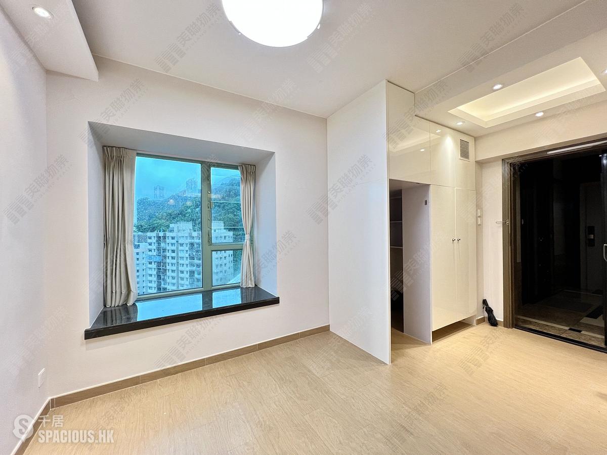 Wan Chai - Royal Court 01