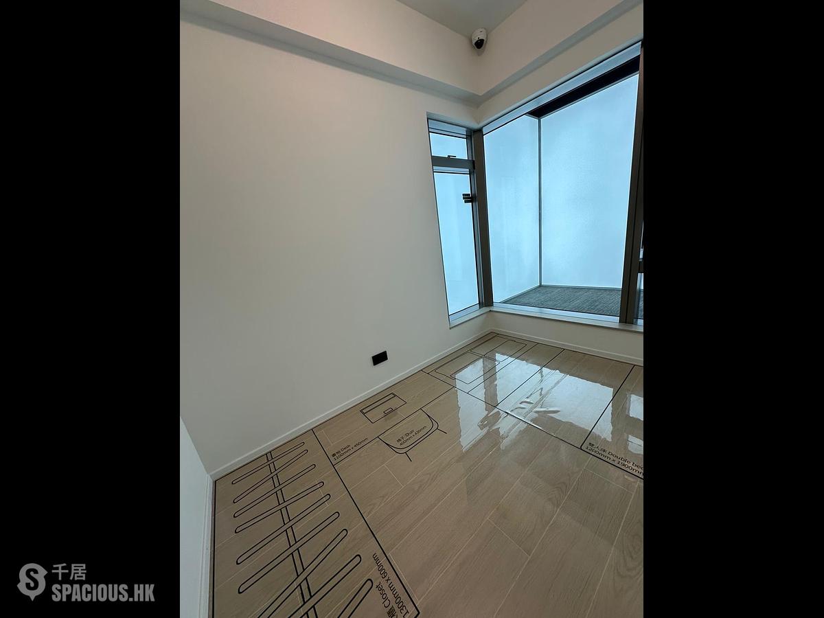 Quarry Bay - Finnie 01
