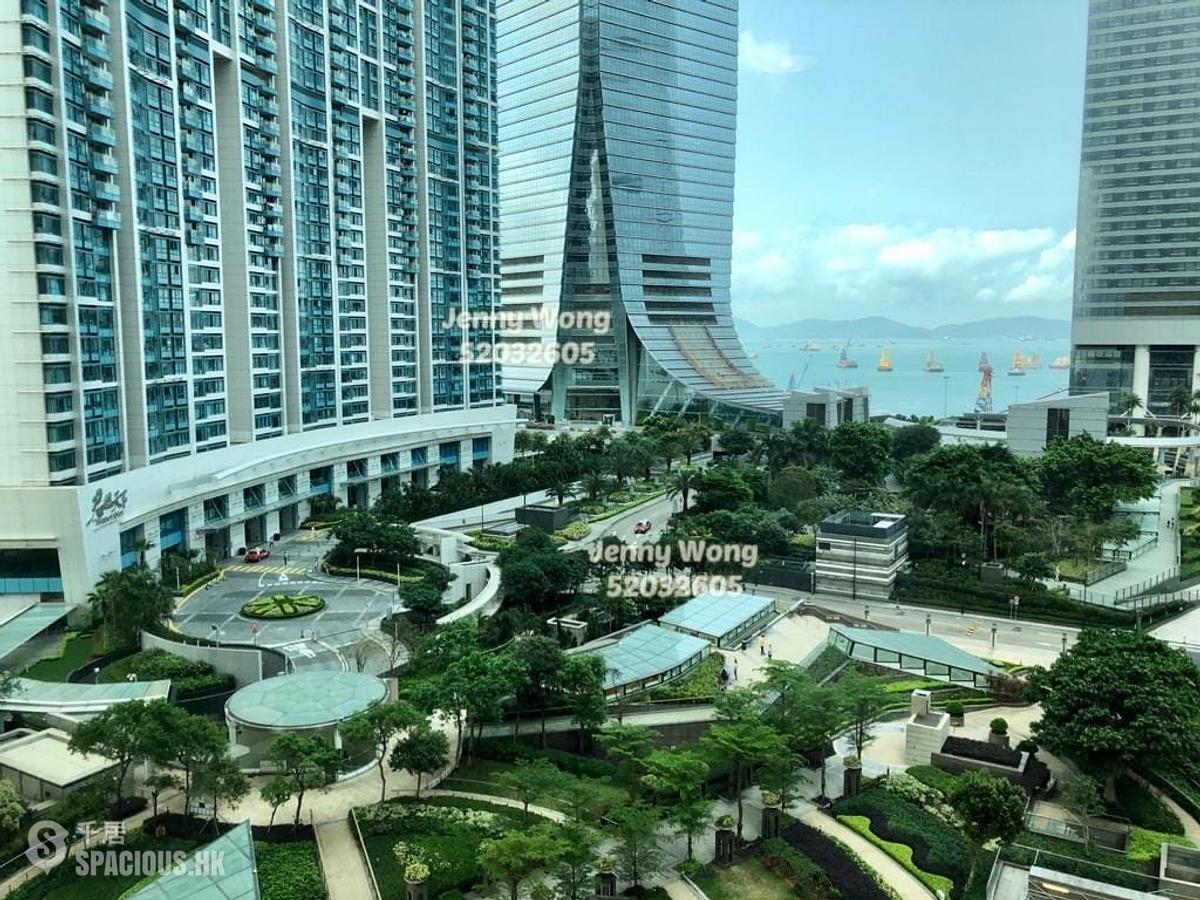 West Kowloon - The Arch 01