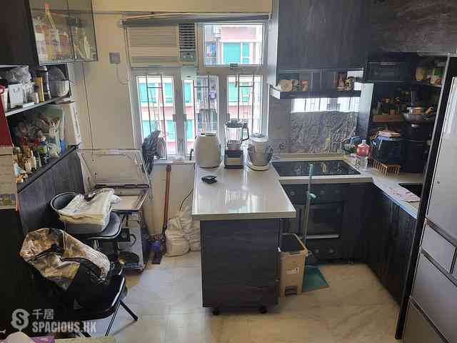 Kennedy Town - Jade Court Block B 05