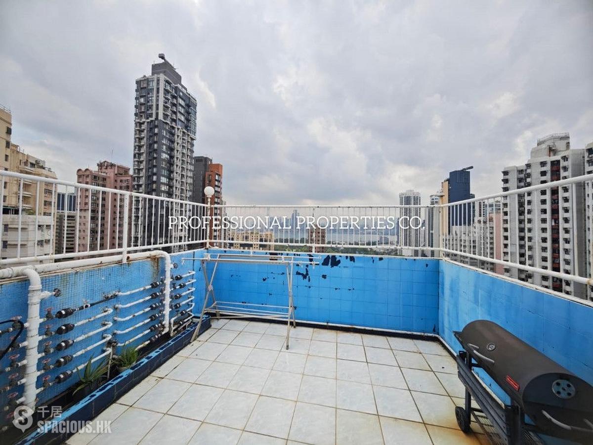 Tai Hang - Rich Building 01