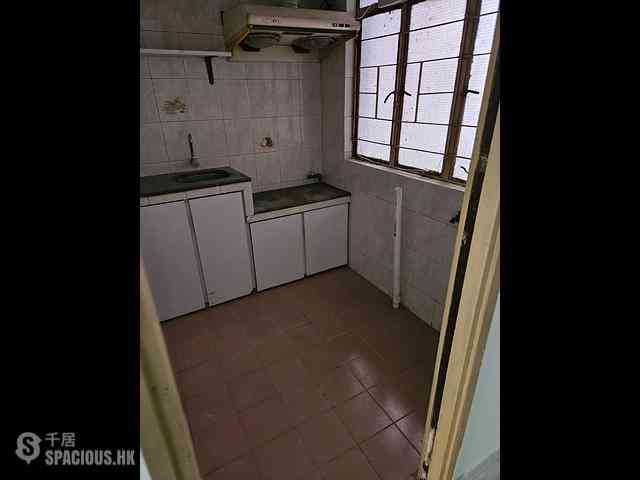 Shau Kei Wan - Metro Mansion 04