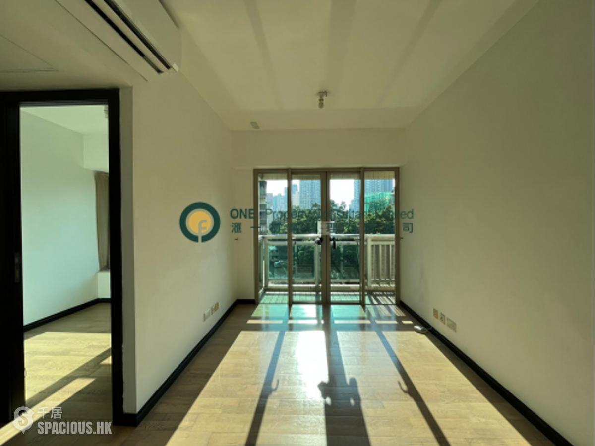 Sai Ying Pun - Centre Place 01