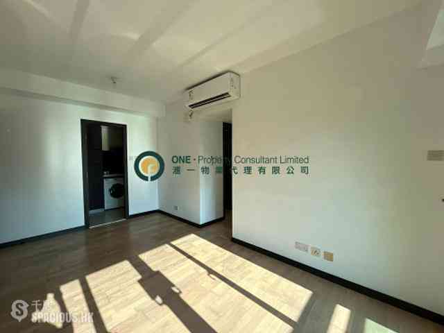 Sai Ying Pun - Centre Place 03