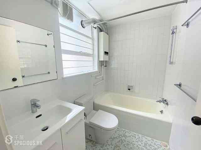 Chung Hom Kok - 30-36, Horizon Drive 02
