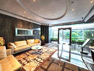 Wan Chai - Convention Plaza Apartments 07