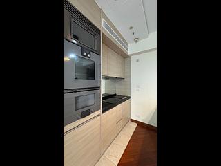 Wan Chai - The Avenue Phase 1 05