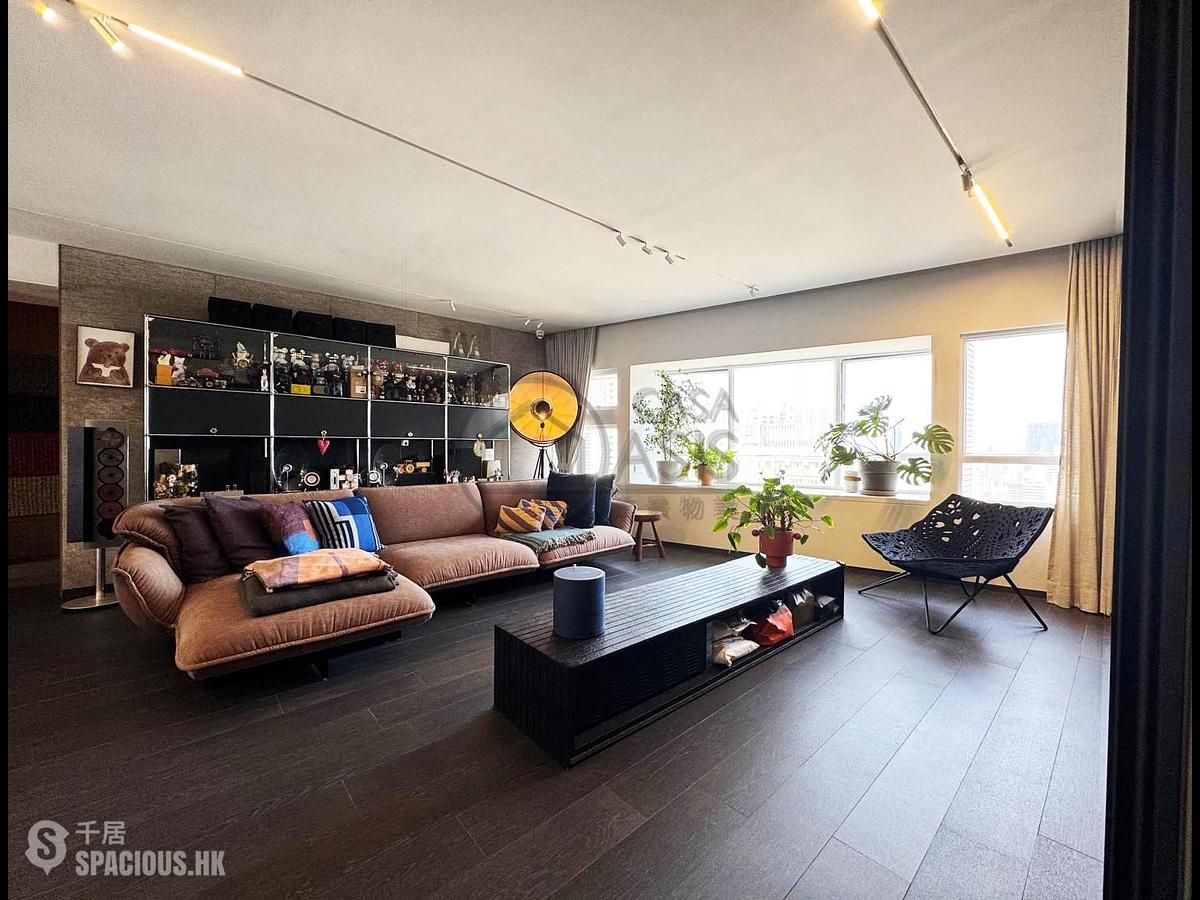 Mid Levels Central - Birchwood Place 01