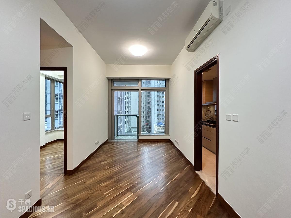 Wan Chai - The Avenue 01