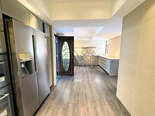 Causeway Bay - Fontana Gardens Block 14-17 02