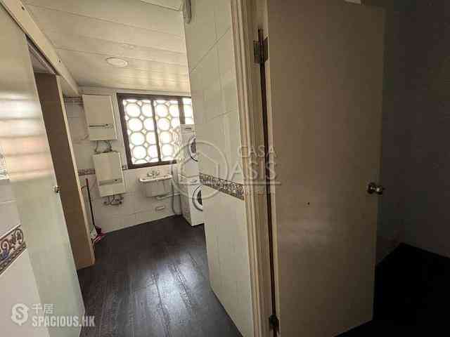 Causeway Bay - Fontana Gardens Block 14-17 08