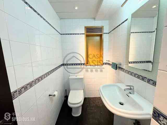 Causeway Bay - Fontana Gardens Block 14-17 09