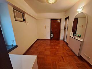 Mid Levels Central - Windsor Court 03