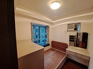 Mid Levels Central - Windsor Court 06