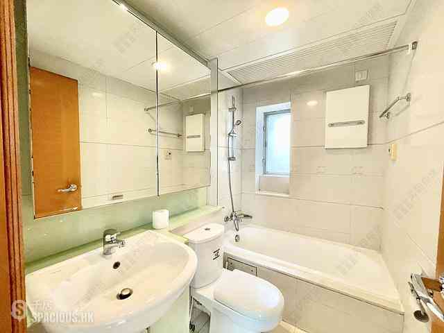 Tung Chung - Coastal Skyline Phase 1 Block 2 06