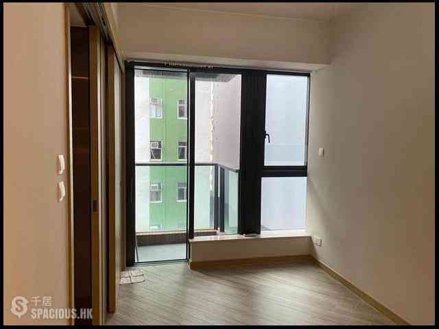 Aberdeen - South Walk・Aura 01