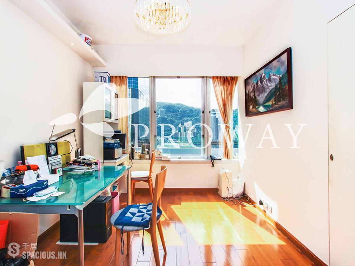 Wan Chai - Convention Plaza Apartments 01