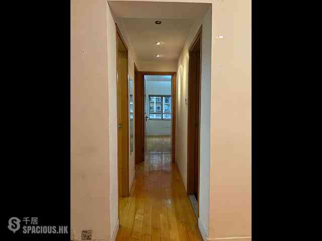 Ap Lei Chau - South Horizons Phase 3 Mei Wah Court (Block 22) 04