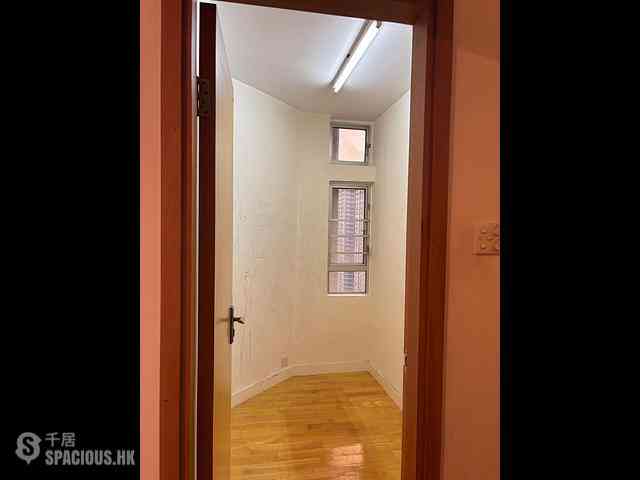 Ap Lei Chau - South Horizons Phase 3 Mei Wah Court (Block 22) 05