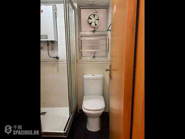 Ap Lei Chau - South Horizons Phase 3 Mei Wah Court (Block 22) 07