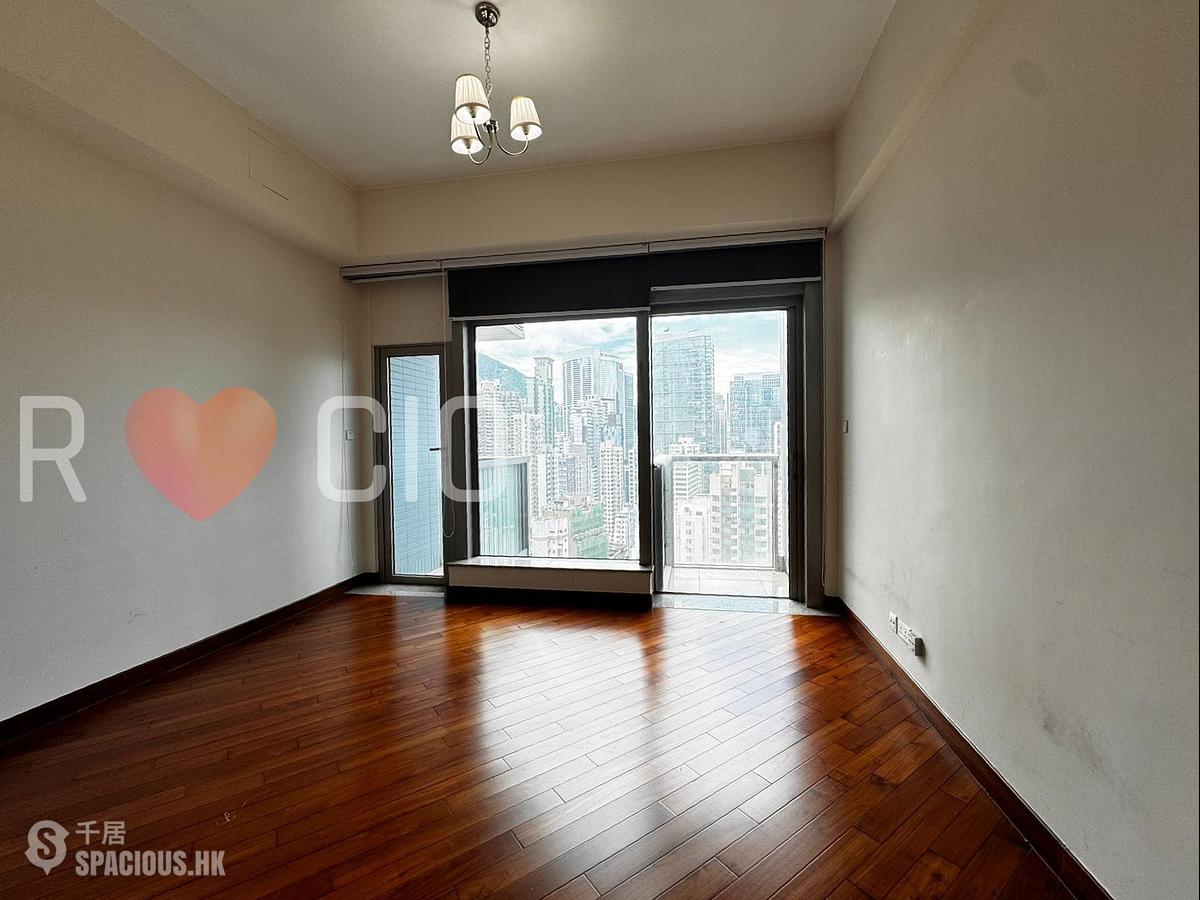 Wan Chai - The Avenue 01