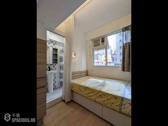 Sheung Wan - 242-244A, Queen's Road Central 06