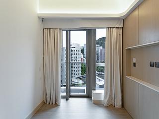 Mid Levels Central - Townplace Soho 03