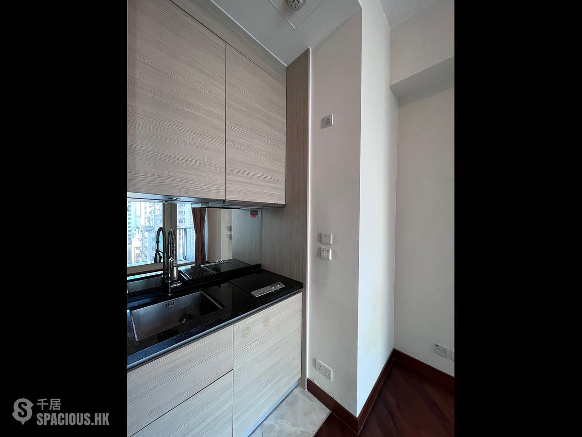 Wan Chai - The Avenue Phase 2 Block 2 01