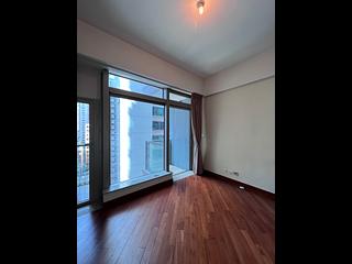 Wan Chai - The Avenue Phase 2 Block 2 03