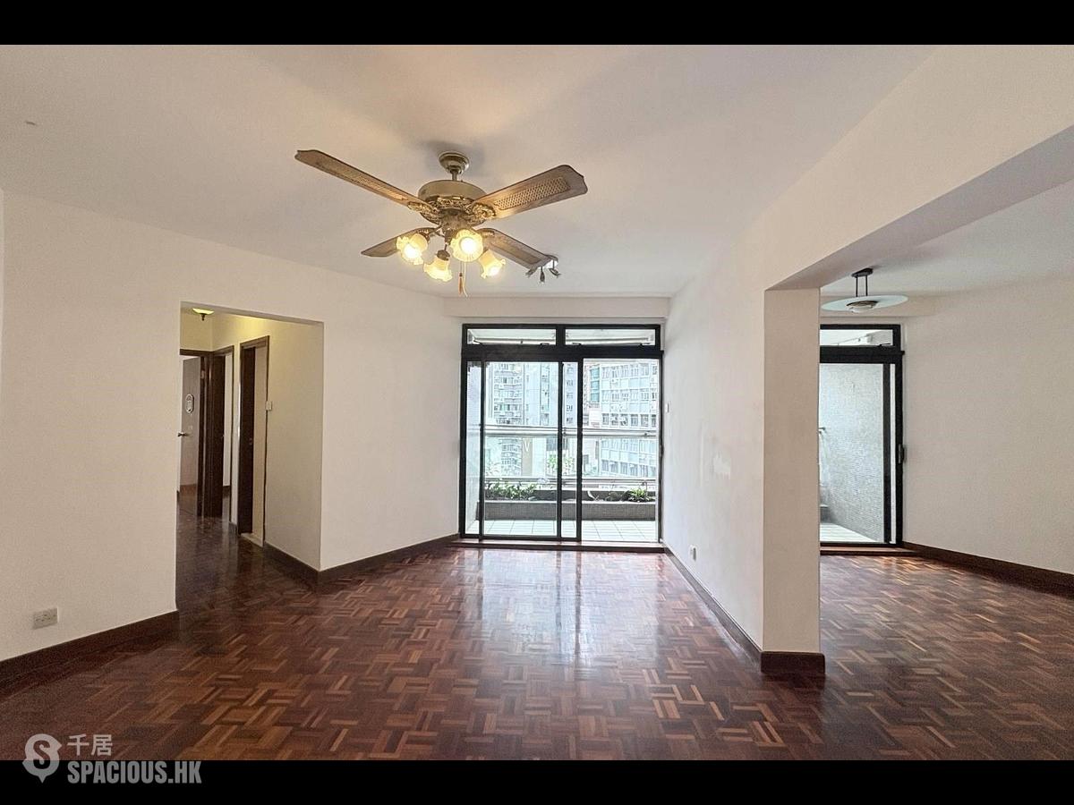 Soho - Albron Court 01