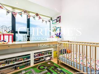 Sai Ying Pun - Centre Place 09