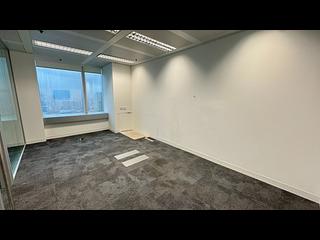 Central - The Center 05