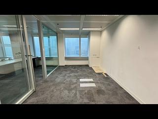 Central - The Center 02