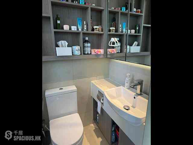 Tai Kok Tsui - L・Living 23 02