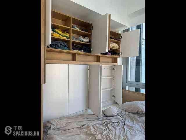 Tai Kok Tsui - L・Living 23 04