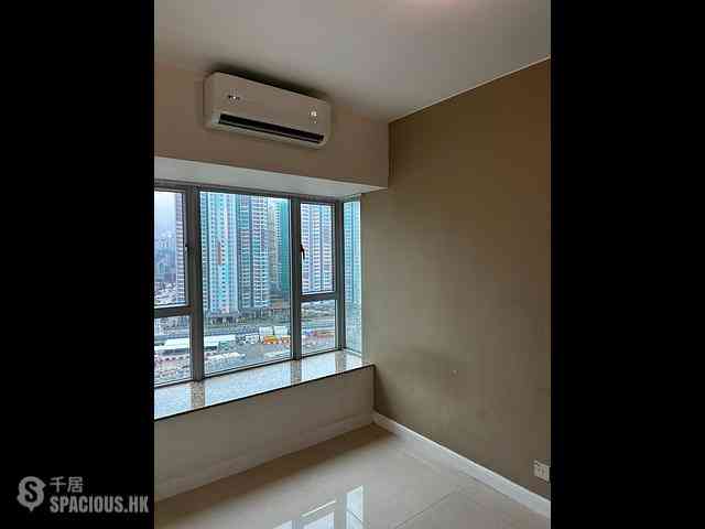 To Kwa Wan - Sky Tower 03