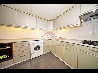 Mid Levels West - 80 Robinson Road 02